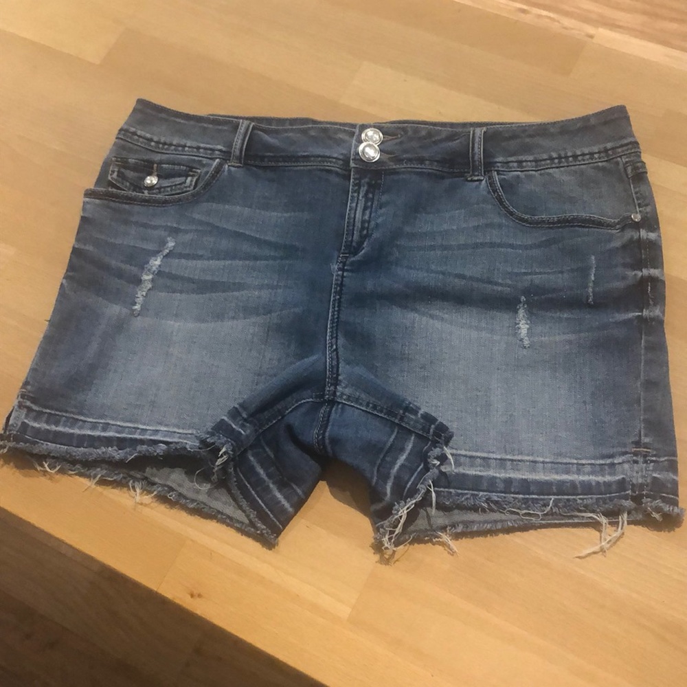 INC Denim Shorts - LIKE NEW - WORN ONCE - Picture 2 of 13
